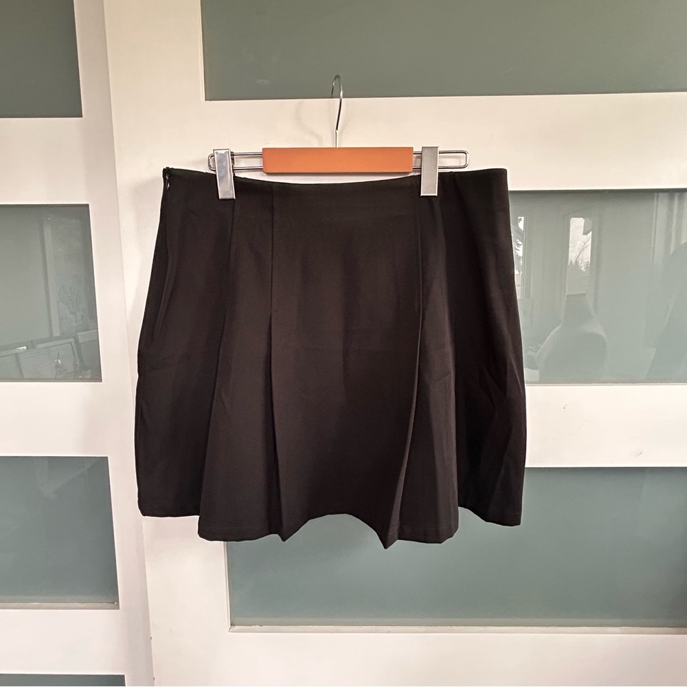 Cider Pleated Black skirt